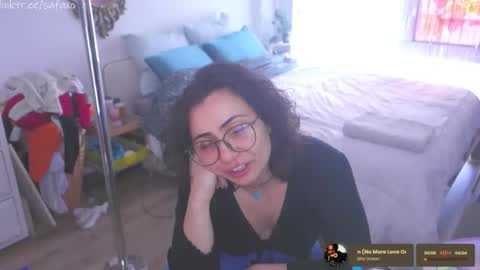 Snapshot of safaeri chatting on May 7, 5:51 pm Safa online show from May 7, 5:51 pm