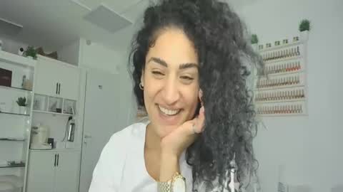 Snapshot of safari_xx chatting on October 1, 11:16 am Queen online show from October 1, 11:16 am