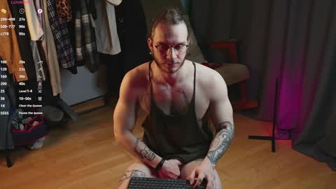 Snapshot of sage6688 chatting on December 29, 5:42 am Adam online show from December 29, 5:42 am