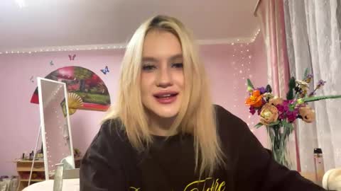 Snapshot of sagerosenblatt chatting on December 14, 2:11 pm Melisa online show from December 14, 2:11 pm