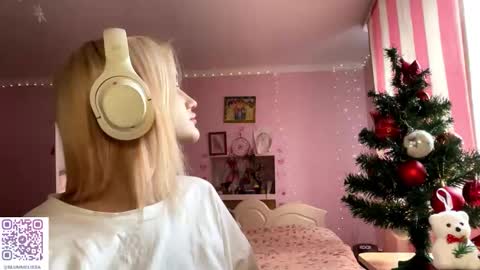 Snapshot of sagerosenblatt chatting on December 15, 9:46 am Melisa online show from December 15, 9:46 am