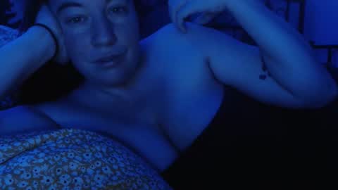 Snapshot of saggiemaggie chatting on December 5, 11:52 am saggiemaggie online show from December 5, 11:52 am