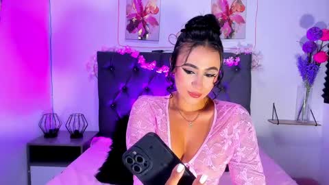 Snapshot of sagirabelle chatting on April 16, 5:25 pm Sagira Belle online show from April 16, 5:25 pm
