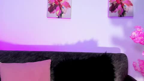 Snapshot of sagirabelle chatting on April 21, 5:39 pm Sagira Belle online show from April 21, 5:39 pm