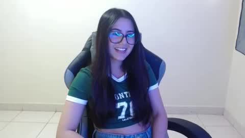 Sahaliefox  online show from October 12, 8:52 pm