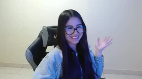 Sahaliefox  online show from November 2, 11:07 pm