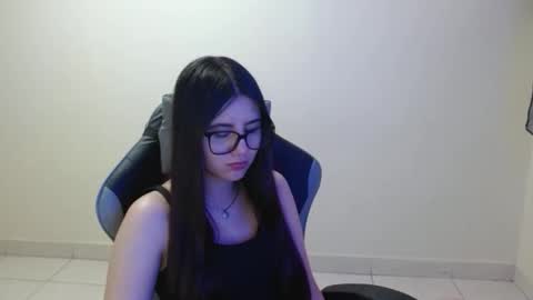 Sahaliefox  online show from November 28, 9:39 pm