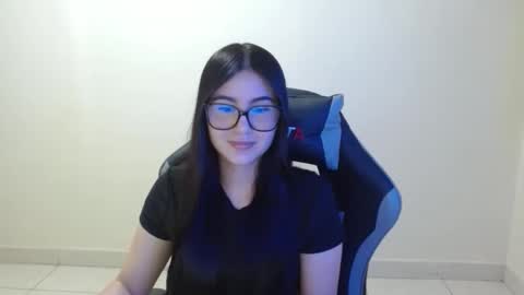 Sahaliefox  online show from December 21, 6:26 pm