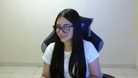 Sahaliefox  online show from January 9, 8:10 pm