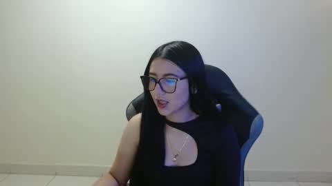 Sahaliefox  online show from March 14, 3:06 pm