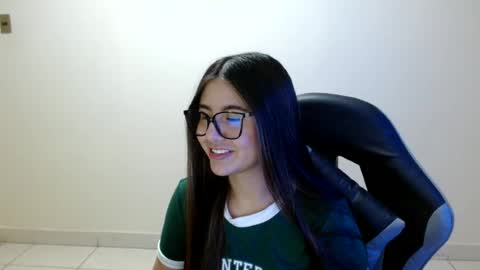 Sahaliefox  online show from June 26, 9:08 pm