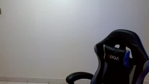 Sahaliefox  online show from August 1, 12:26 pm