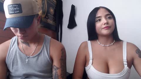 Snapshot of sahara_n_thiago chatting on January 15, 5:58 pm Sahara y Thiago online show from January 15, 5:58 pm