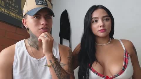 Snapshot of sahara_n_thiago chatting on February 7, 12:50 pm Sahara y Thiago online show from February 7, 12:50 pm