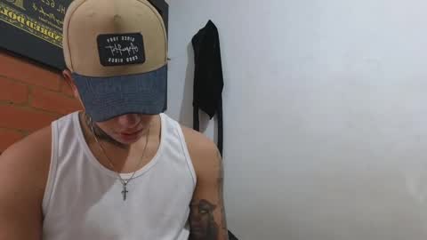 Snapshot of sahara_n_thiago chatting on February 12, 11:29 am Sahara y Thiago online show from February 12, 11:29 am