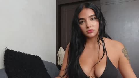 Snapshot of sahara_n_thiago chatting on February 27, 5:58 pm Sahara y Thiago online show from February 27, 5:58 pm
