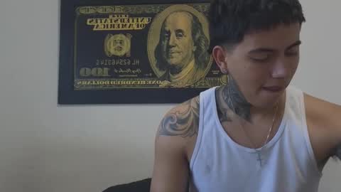 Snapshot of sahara_n_thiago chatting on October 24, 11:39 am Sahara y Thiago online show from October 24, 11:39 am