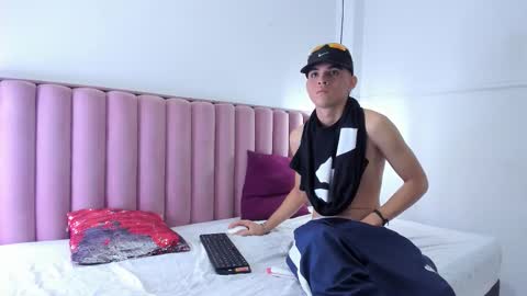 Snapshot of sahara_ospina chatting on March 9, 12:09 pm Sahara online show from March 9, 12:09 pm