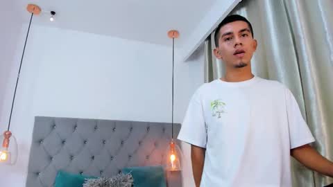 Snapshot of sahara_ospina chatting on March 26, 1:28 pm Sahara online show from March 26, 1:28 pm