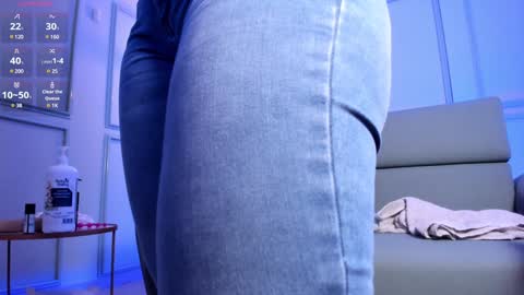 Snapshot of saharawalker chatting on January 7, 3:35 am SAHARA WALKER online show from January 7, 3:35 am
