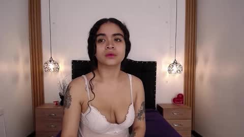 sara online show from December 3, 8:51 pm