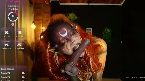 Snapshot of sahra_tayl0r_ chatting on November 11, 5:13 pm SARA online show from November 11, 5:13 pm