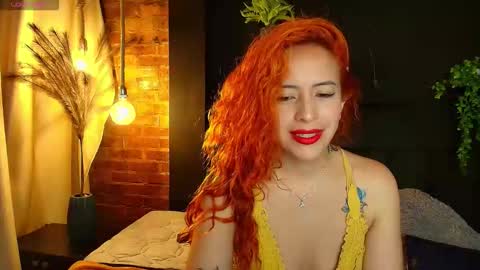 Snapshot of sahra_tayl0r_ chatting on December 17, 4:35 pm SARA online show from December 17, 4:35 pm