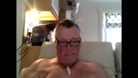 Snapshot of sail_naked chatting on April 4, 4:59 pm sail_naked online show from April 4, 4:59 pm