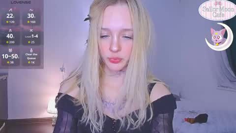 Snapshot of sailormoon666_ chatting on April 12, 10:26 pm Sofia online show from April 12, 10:26 pm