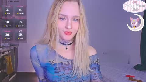 Snapshot of sailormoon666_ chatting on April 23, 9:28 pm Sofia online show from April 23, 9:28 pm