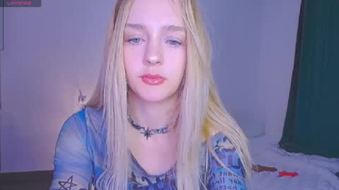 Snapshot of sailormoon666_ chatting on April 27, 9:46 pm Sofia online show from April 27, 9:46 pm