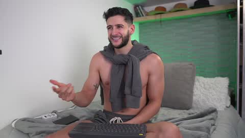 saimon  online show from December 22, 1:55 am