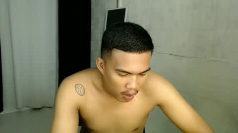 Taylor online show from February 3, 9:09 pm