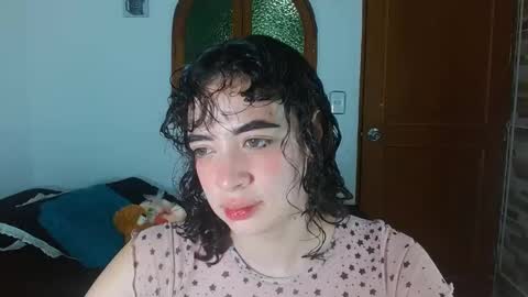Snapshot of sajecrismaa chatting on September 17, 8:32 pm crisma online show from September 17, 8:32 pm