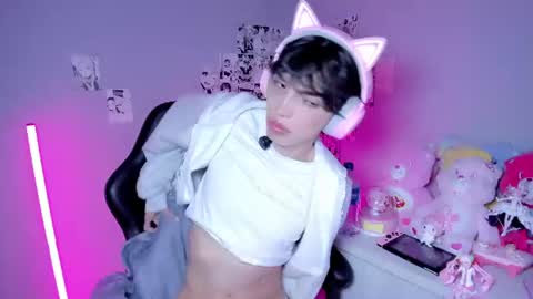 Kitty     online show from July 30, 5:28 am
