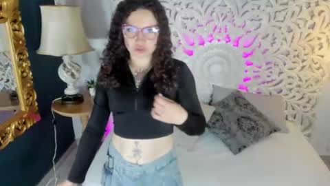 Snapshot of salem_darling chatting on June 15, 1:24 pm like witches Salem online show from June 15, 1:24 pm