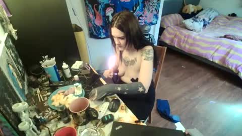 salemsslut online show from February 13, 5:44 pm