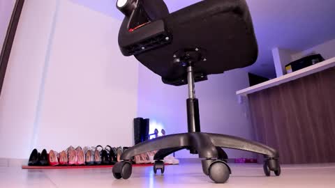 Sali G  online show from November 6, 8:32 pm