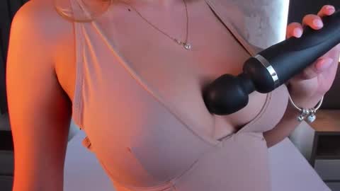 S A L I H A online show from October 23, 2:33 am