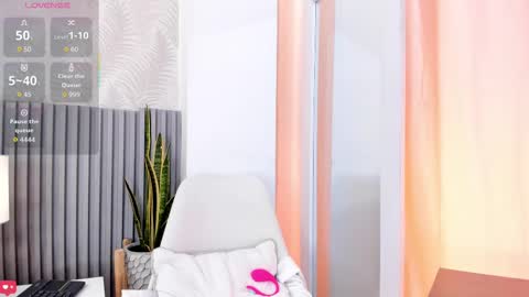 Snapshot of sally_azmani chatting on October 30, 1:12 pm Silvia online show from October 30, 1:12 pm