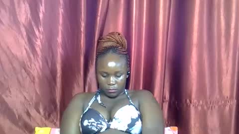 Snapshot of sally_bee1 chatting on June 7, 8:18 am sally_bee1 online show from June 7, 8:18 am