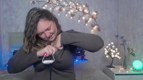 Snapshot of sallyverda chatting on March 26, 6:41 am Sally online show from March 26, 6:41 am