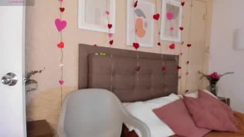 Snapshot of salo____ chatting on February 19, 3:19 pm Salo online show from February 19, 3:19 pm