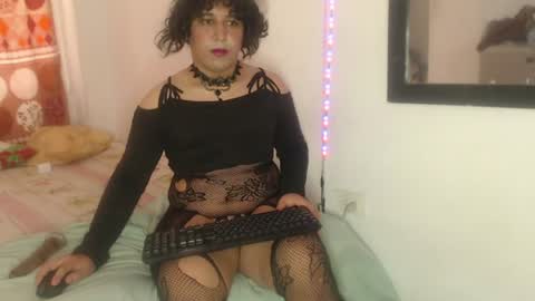 Snapshot of salome0langley chatting on August 4, 4:42 pm salome0langley online show from August 4, 4:42 pm
