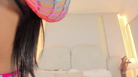 Snapshot of salomebell chatting on September 18, 9:28 pm online show from September 18, 9:28 pm