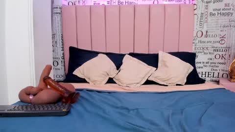 Snapshot of salomee_foxx_ chatting on December 7, 11:45 pm Salome online show from December 7, 11:45 pm