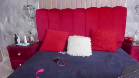 Snapshot of salomeevanz chatting on March 22, 2:31 pm SalomeEvanz online show from March 22, 2:31 pm