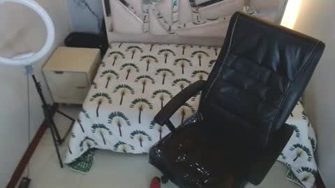 salomemilf202 online show from September 9, 3:17 am