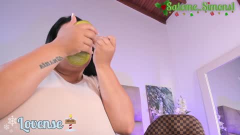 Snapshot of salomesimos1 chatting on December 31, 1:30 pm Salome online show from December 31, 1:30 pm