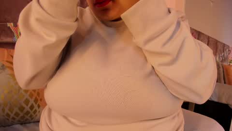 Snapshot of salomesimos1 chatting on February 16, 12:21 pm Salome online show from February 16, 12:21 pm